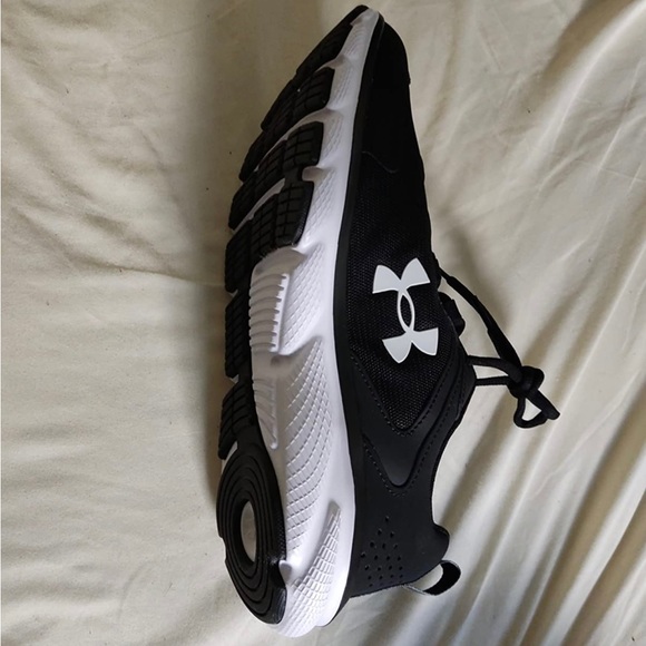 Under Armour Running Shoes - Picture 2 of 4